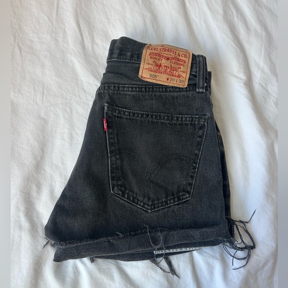 Levi's Women's Black Denim Shorts 505 - Picture 7 of 7